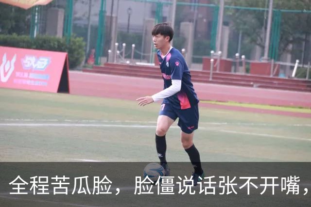 全程苦瓜脸，脸僵说话张不开嘴，老戏骨李乃文都带不动这个拖油瓶